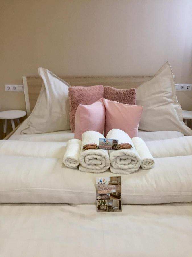 Family Apartmanhaz Apartment นาชคานีจา ภายนอก รูปภาพ