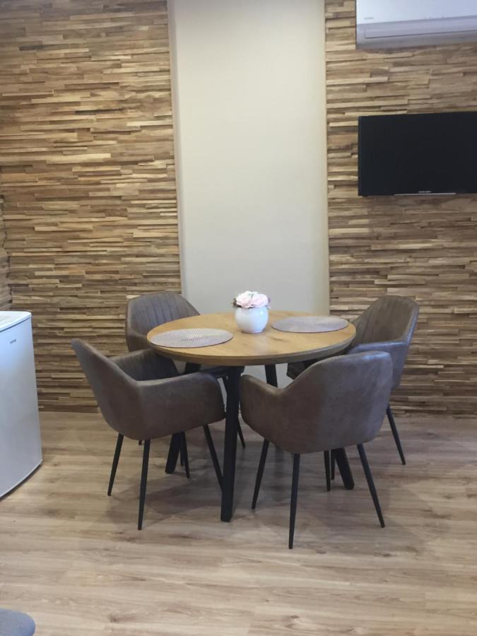 Family Apartmanhaz Apartment นาชคานีจา ภายนอก รูปภาพ