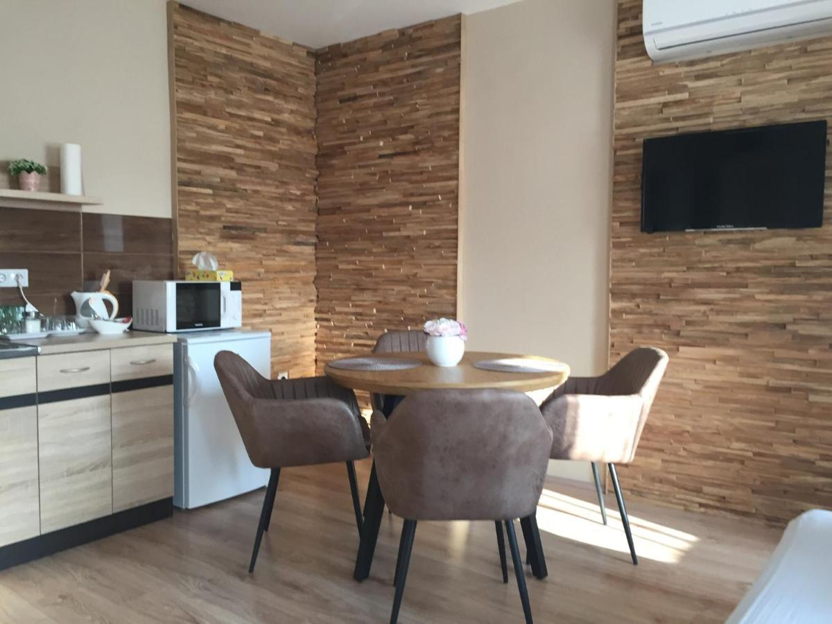 Family Apartmanhaz Apartment นาชคานีจา ภายนอก รูปภาพ