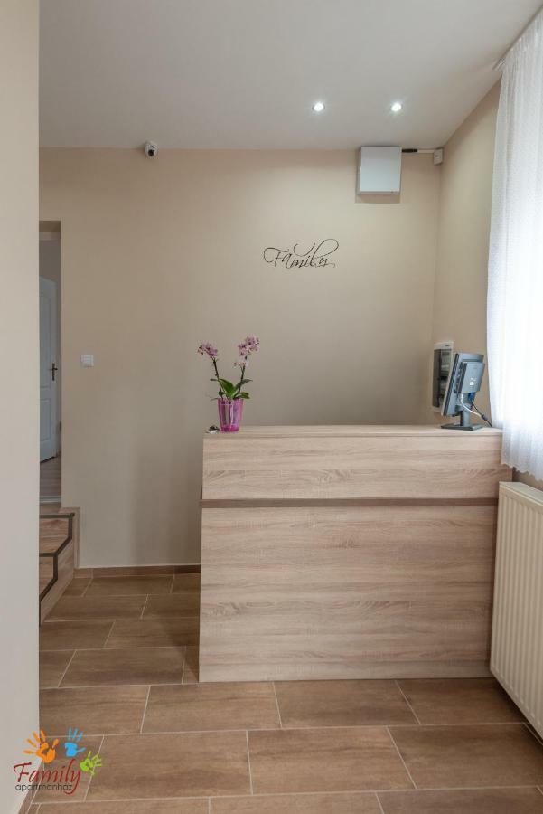 Family Apartmanhaz Apartment นาชคานีจา ภายนอก รูปภาพ