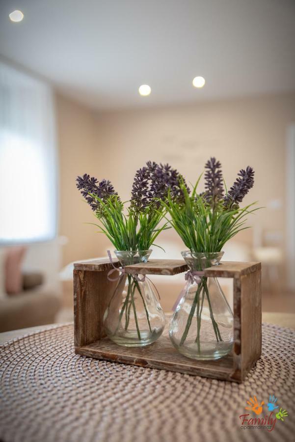 Family Apartmanhaz Apartment นาชคานีจา ภายนอก รูปภาพ