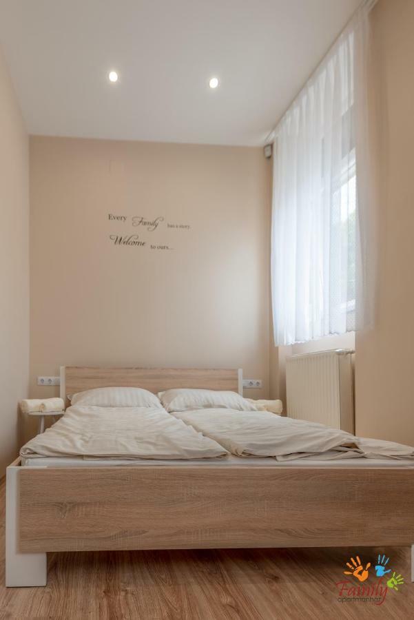 Family Apartmanhaz Apartment นาชคานีจา ภายนอก รูปภาพ