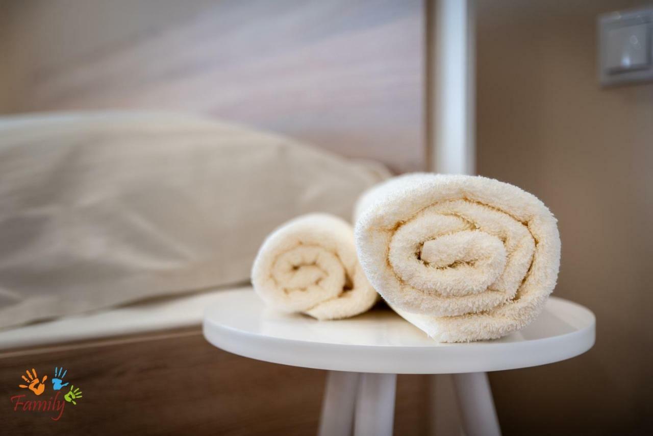 Family Apartmanhaz Apartment นาชคานีจา ภายนอก รูปภาพ