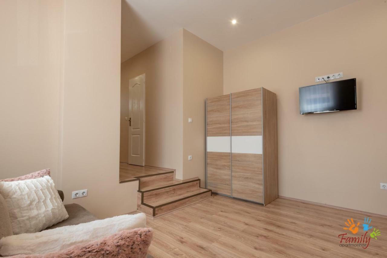 Family Apartmanhaz Apartment นาชคานีจา ภายนอก รูปภาพ